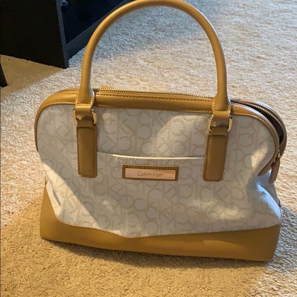 Calvin Klein Handbags - Calvin Klein Purse